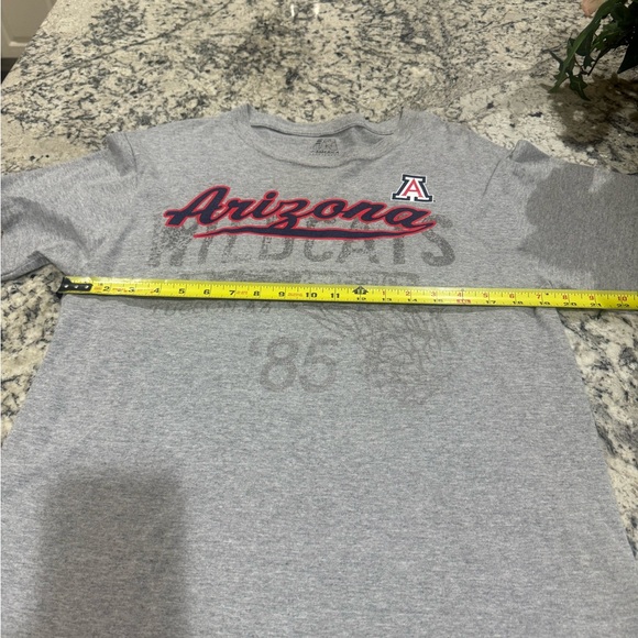 Official University of Arizona Wildcats Short Sleeve T-Shirt Size M Gray GUC - Picture 7 of 12